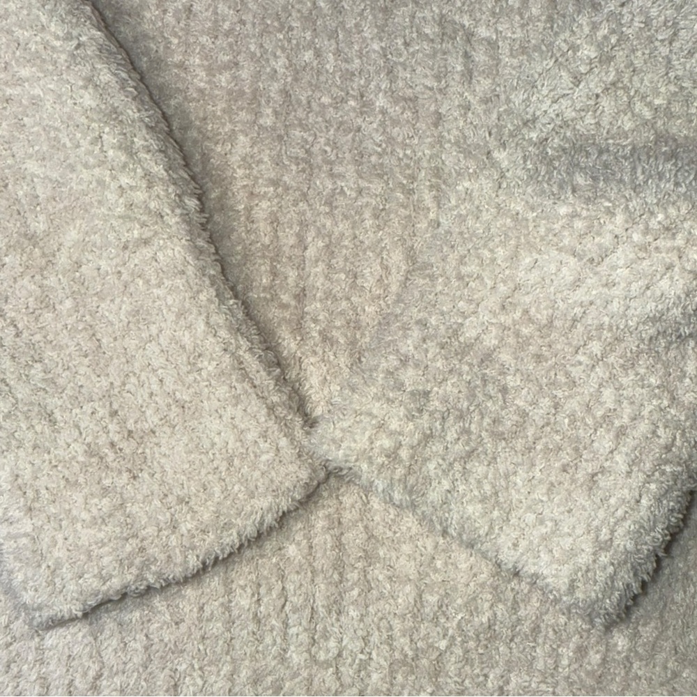 See clip 😍 New Barefoot Dreams Cozychic Button Placket Pullover. NWOT - Picture 11 of 17